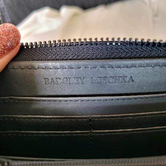 2 Badgley Mischka Black Quilted Wallet/Wristlet w/ Phone Holder Retails $120 NWT - Picture 9 of 10